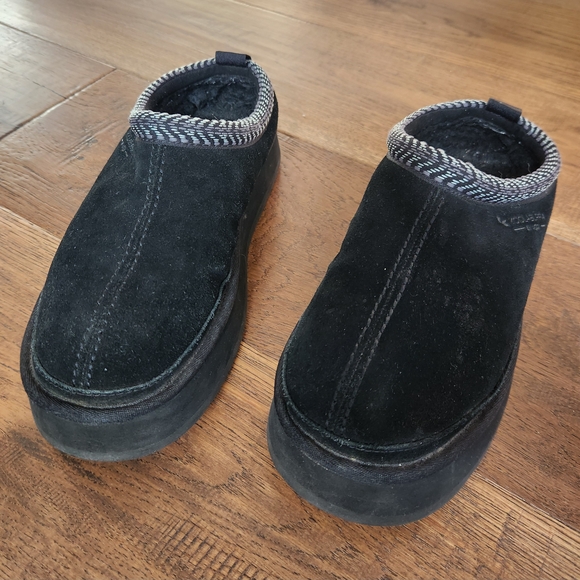 Koolaburra Shoes - Black Suede Slip-On Shoes